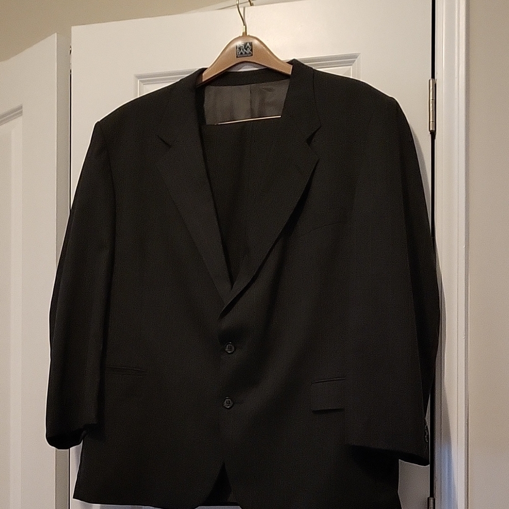 Elegant Charcoal Pinstripe Men's Suit